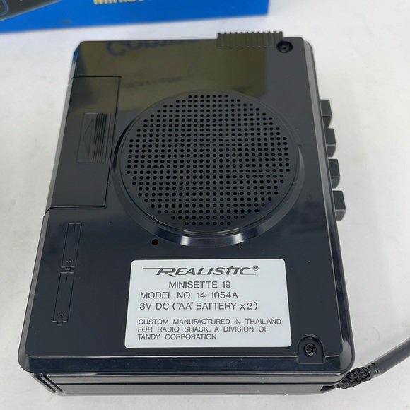 New Vintage Compact Cassette Recorder Portable Audio Tape Player with earbuds - Picture 12 of 13